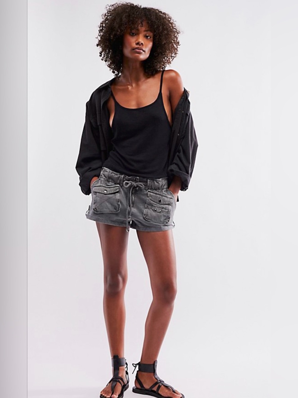 FREE PEOPLE WAIMEA GREY SLOUCHY CARGO SHORTS SIZE MEDIUM!!